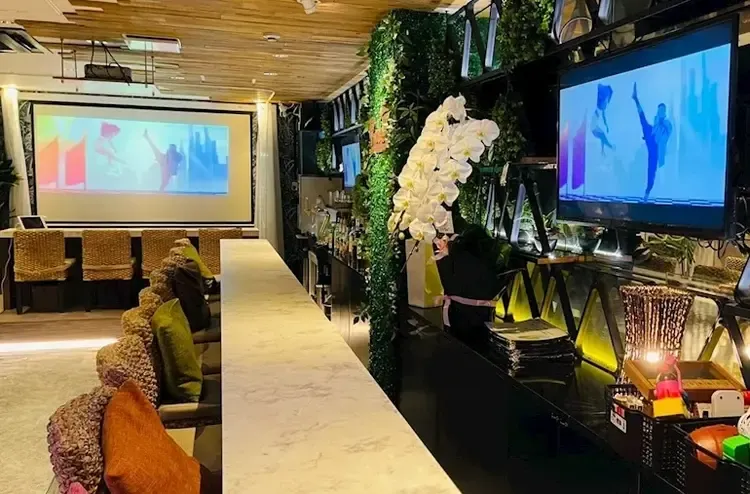 Resort - 池袋のコンセプトバー