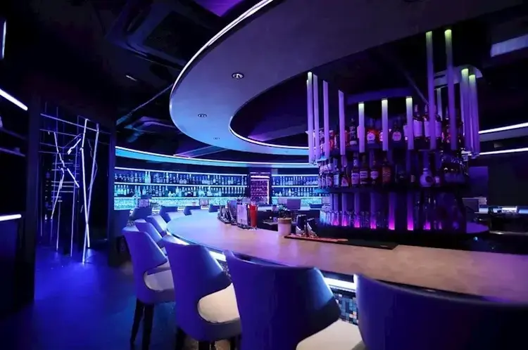 NAVY2 - 横浜駅のコンカフェ