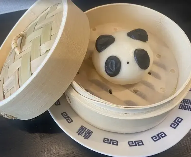 雲雲〜yunyun〜 - 松山のコンカフェ