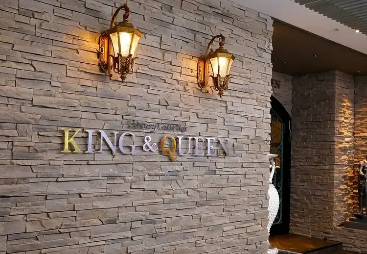 KING&QUEEN - 札幌・すすきののコンセプトバー