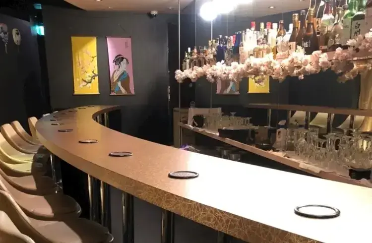Neo花魁飲処 小町 - 池袋のコンカフェ