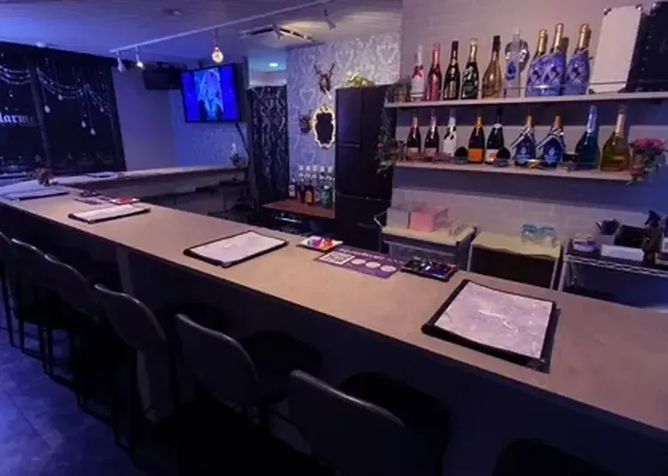 ビジュラム 東京店 - 秋葉原の男装カフェ