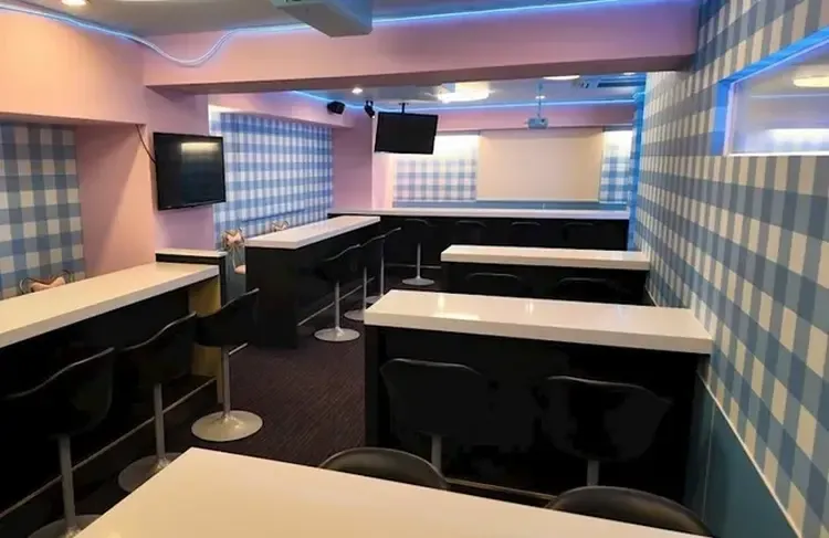 NEW STYLE GIRLS BAR ちぇりっしゅ - 池袋のコンセプトバー